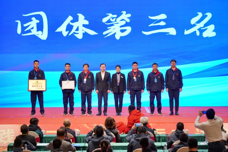 da16e8af795bef338f932d50c76dff3