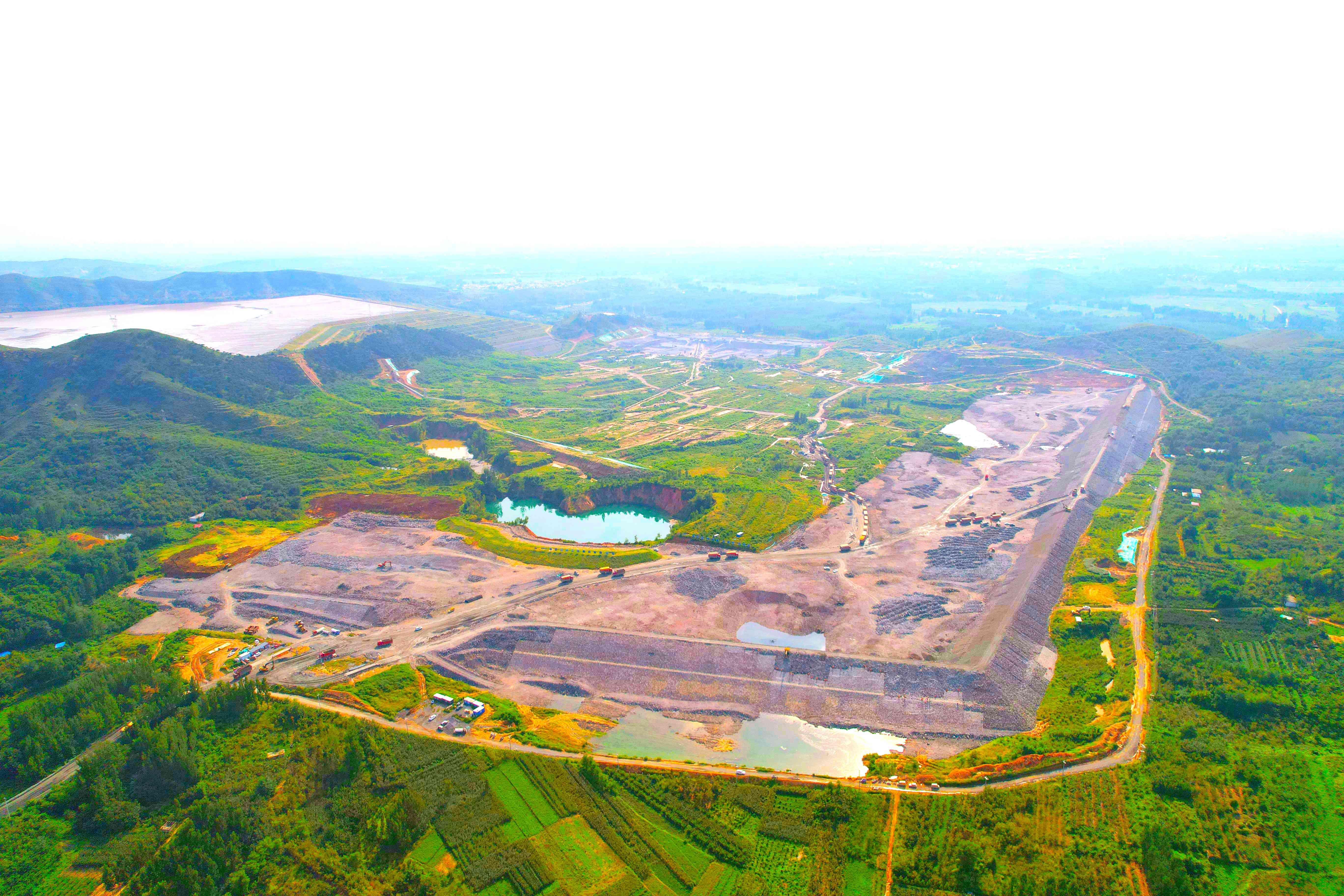 路桥公司河钢研山尾矿库项目坝体填筑完成 - 中国二十二冶集团有限公司